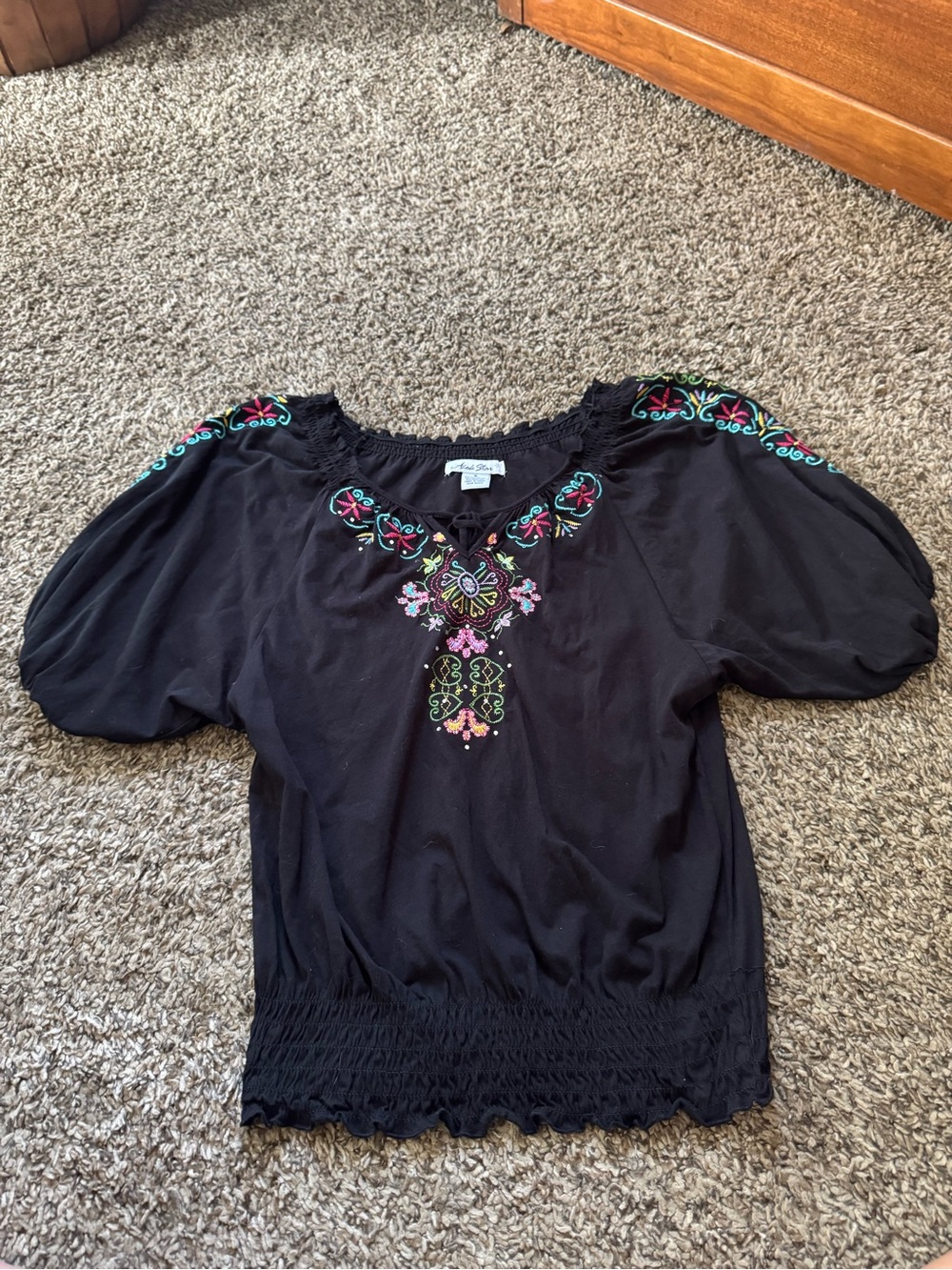 Vintage Style Black Embroidered Women’s Top - Picture 1 of 2